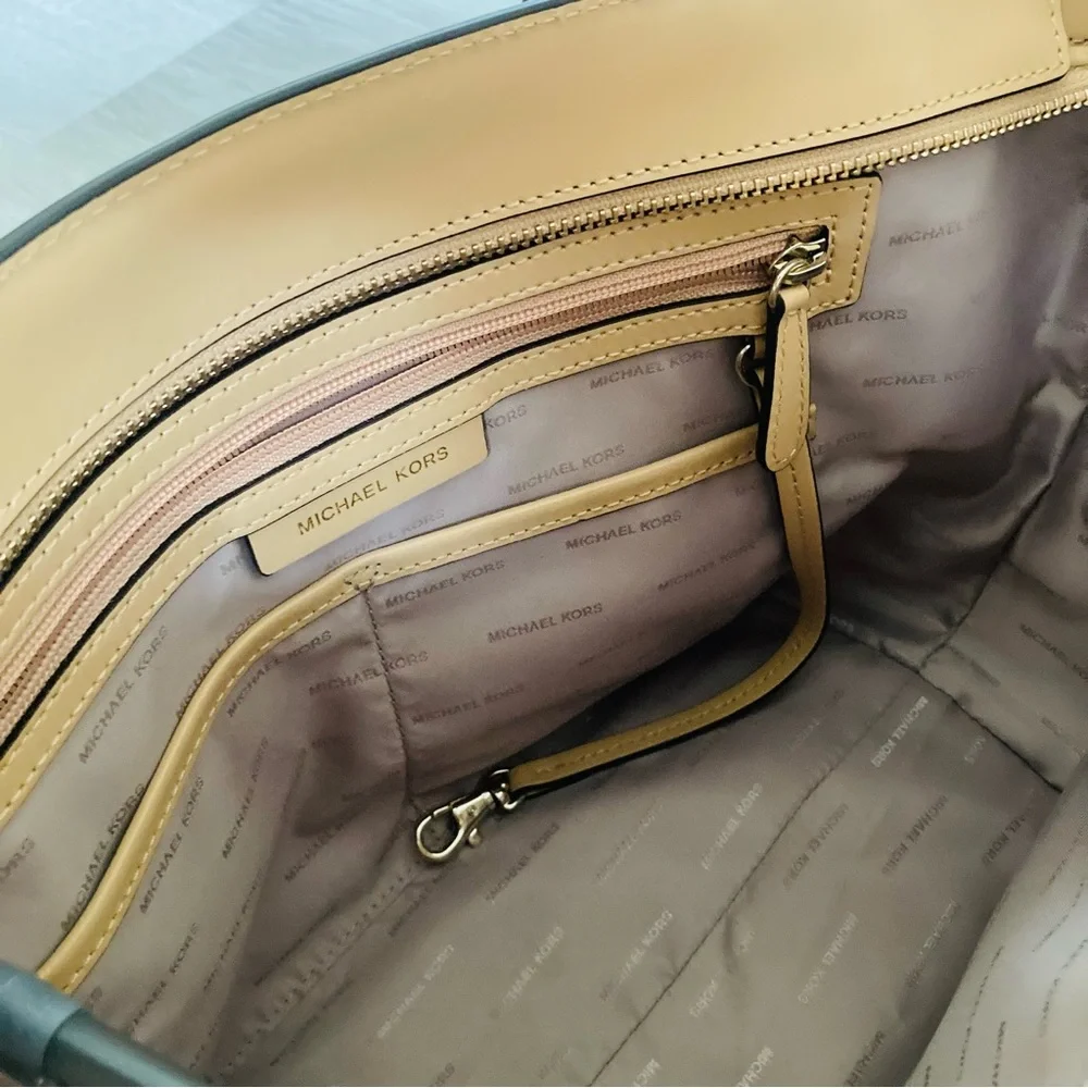 Michael Kors absolutely stunning